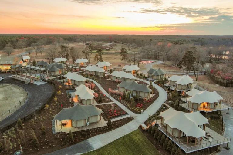American Safari Style Stays: The Definitive Guide to Luxury Wilderness Lodging